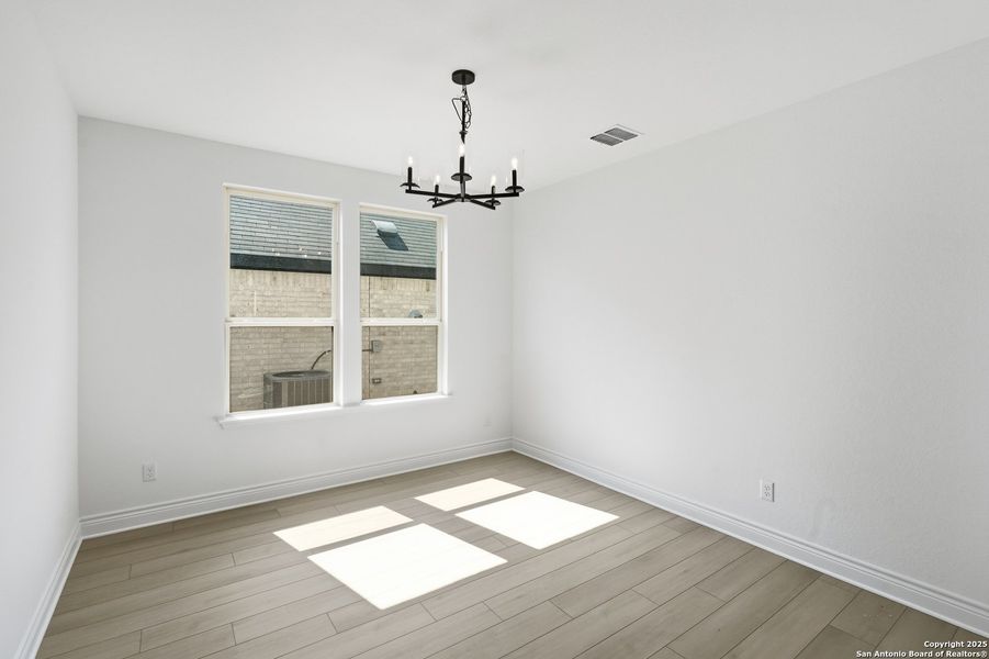 Spacious, unfurnished interior of a new home in Davis Ranch, San Antonio (Image 33).