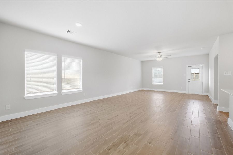 Spacious, unfurnished interior of a new home in Pecan Estates, Crosby (Image 44).