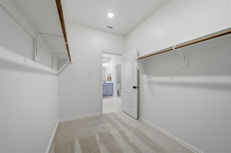 Spacious, unfurnished interior of a new home in Morningstar, Aledo (Image 17).