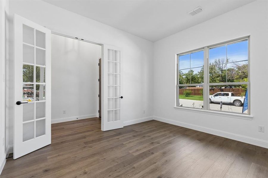 Spacious, unfurnished interior of a new home in Cambridge Manor, North Richland Hills (Image 16).