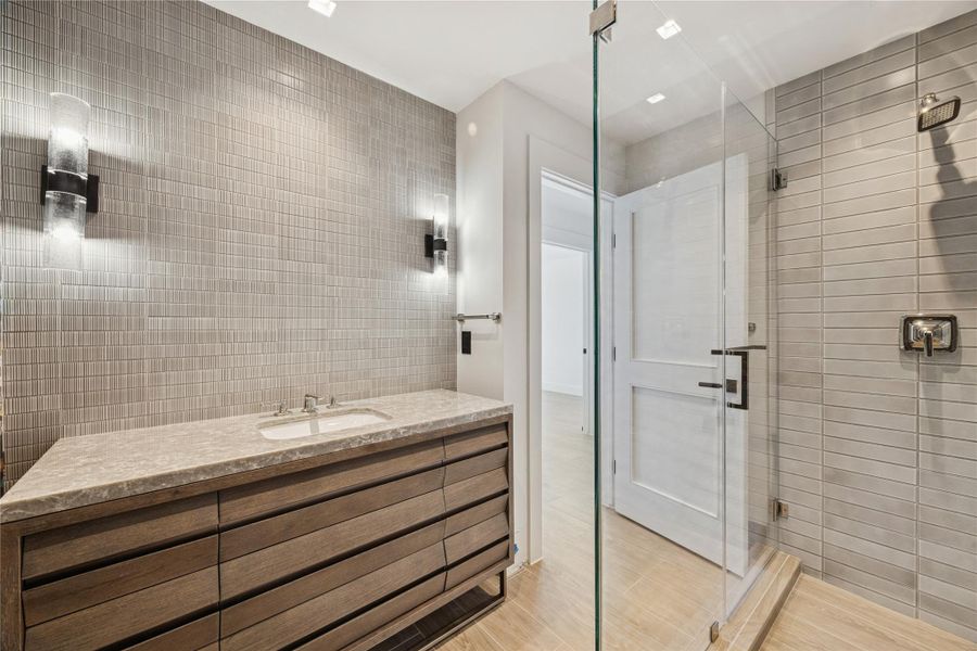 Full bathroom upstairs.