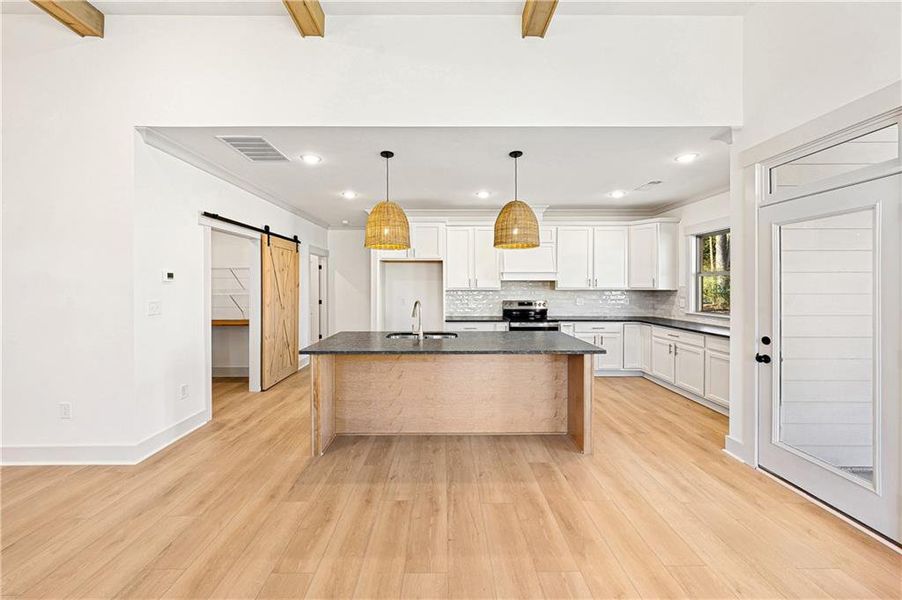 Furnished interior view inside a new home in , Jefferson (Image 7).