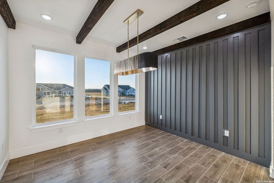 Spacious, unfurnished interior of a new home in , Floresville (Image 19).