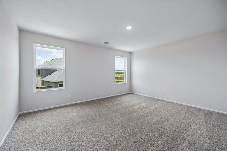Spacious, unfurnished interior of a new home in Saint Tropez, Huffman (Image 27).