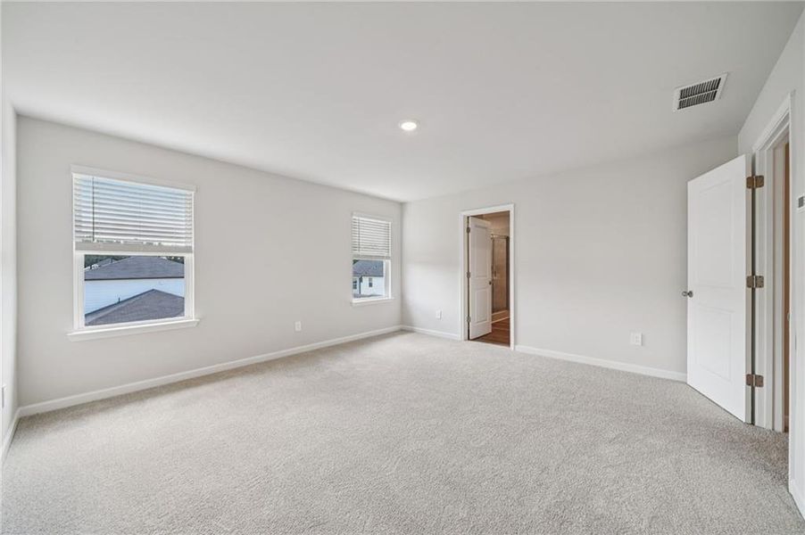 Spacious, unfurnished interior of a new home in Martin Springs - Reserve Series, Lawrenceville (Image 17).