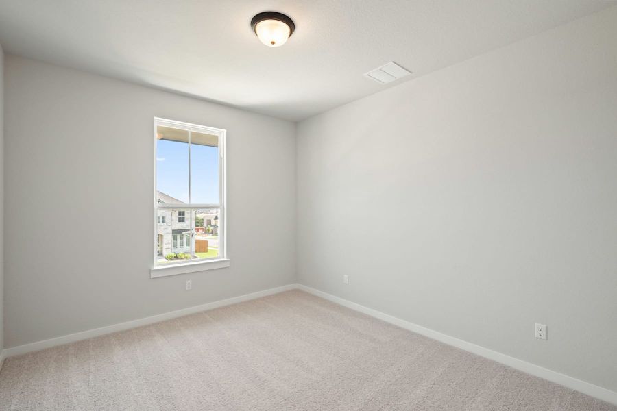 Spacious, unfurnished interior of a new home in Lariat, Liberty Hill (Image 46).