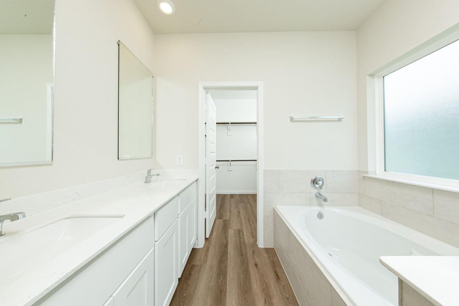 Furnished interior view inside a new home in River's Edge, Conroe (Image 12). Furnished interior view inside a new home in River's Edge, Conroe (Image 12).