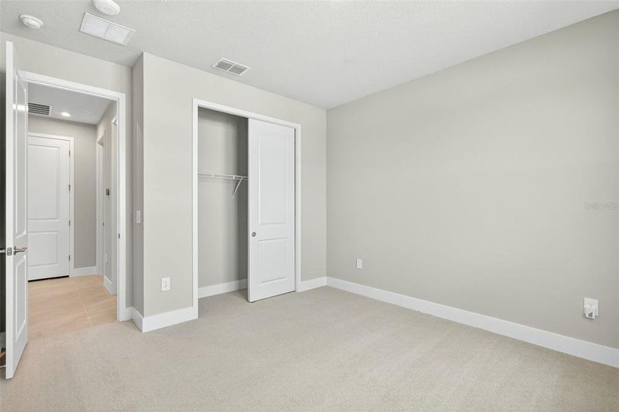 Spacious, unfurnished interior of a new home in Wellen Park, Venice (Image 20).