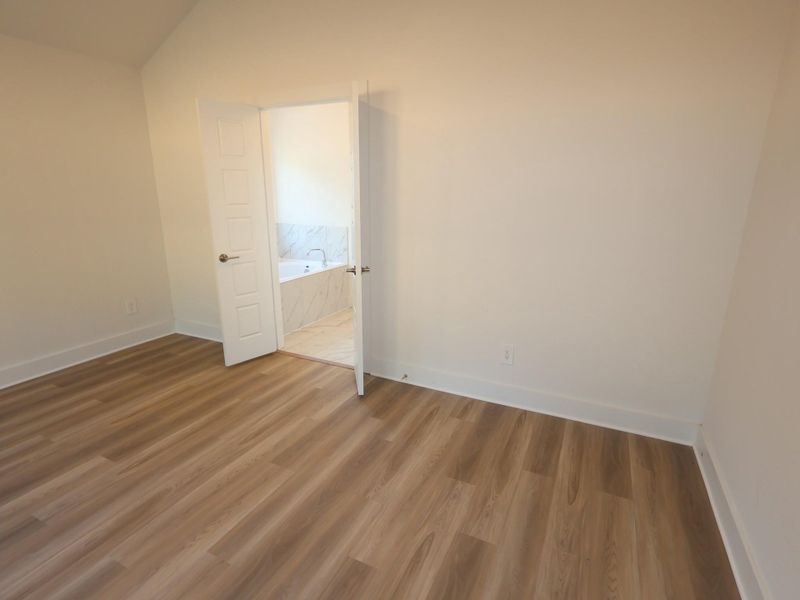 Spacious, unfurnished interior of a new home in Sorella, Tomball (Image 20). Spacious, unfurnished interior of a new home in Sorella, Tomball (Image 20).