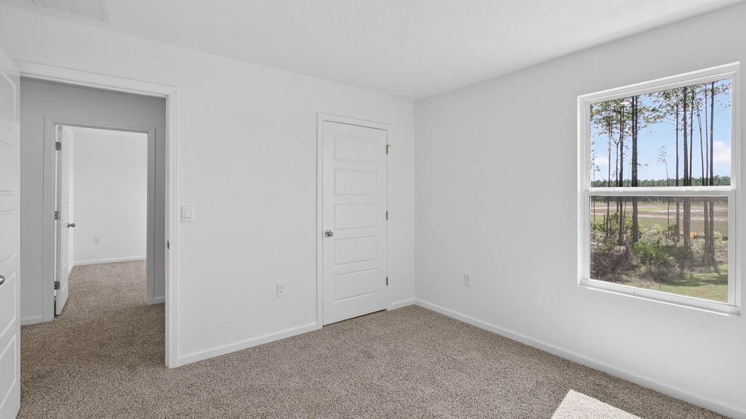 Representative unfurnished interior of a home built from the Robie by D.R. Horton in Copes Landing, Jacksonville (Image 21).
