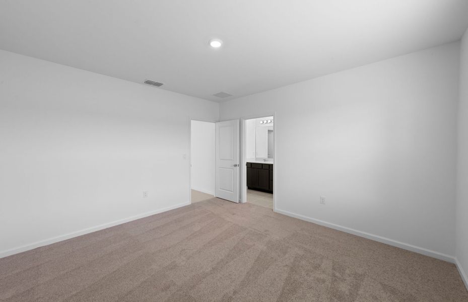 Spacious, unfurnished interior of a new home in Caloosa Cove, Labelle (Image 15).