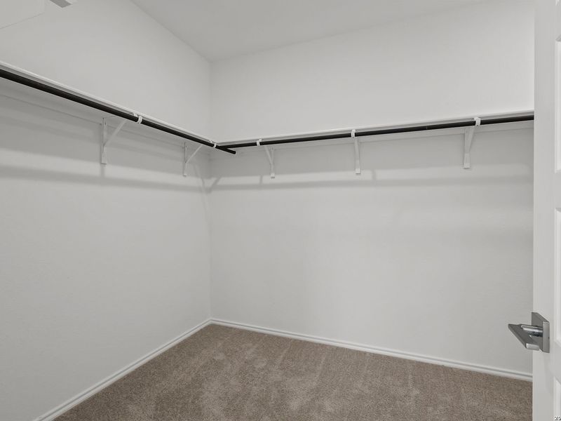 Spacious, unfurnished interior of a new home in Comanche Ridge, San Antonio (Image 34).