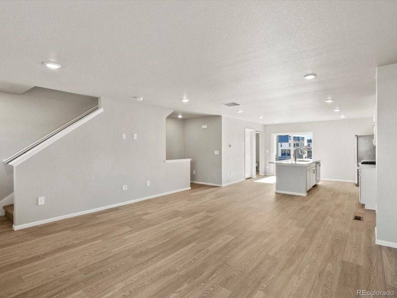 Spacious, unfurnished interior of a new home in Three Hills, Morrison (Image 27).