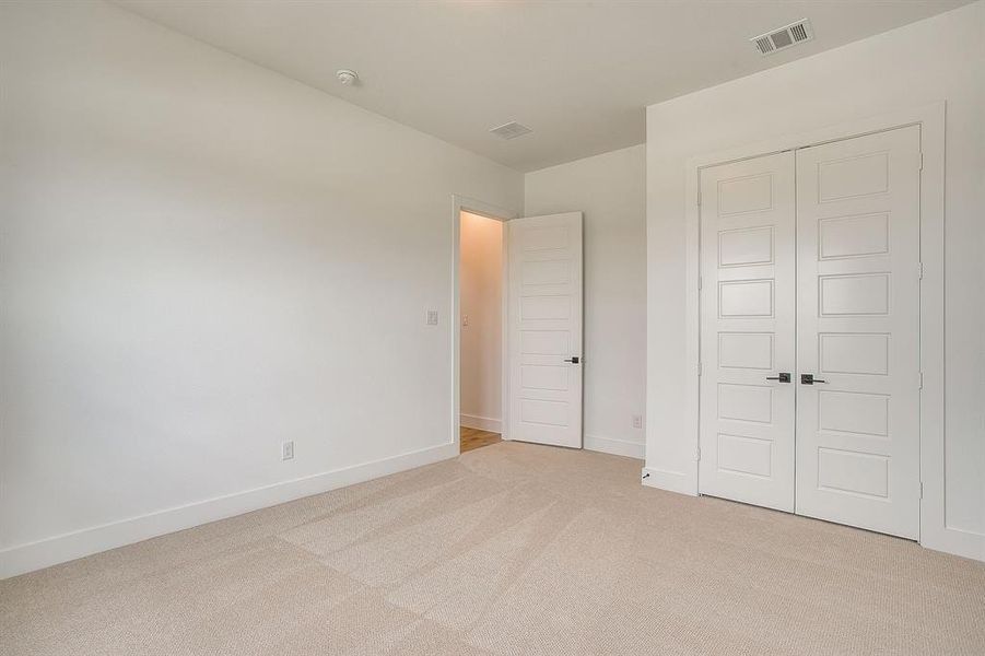 Spacious, unfurnished interior of a new home in Talon Hills, Fort Worth (Image 37). Spacious, unfurnished interior of a new home in Talon Hills, Fort Worth (Image 37).