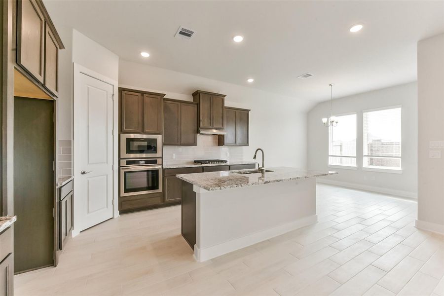 Furnished interior view inside a new home in , Texas City (Image 5).