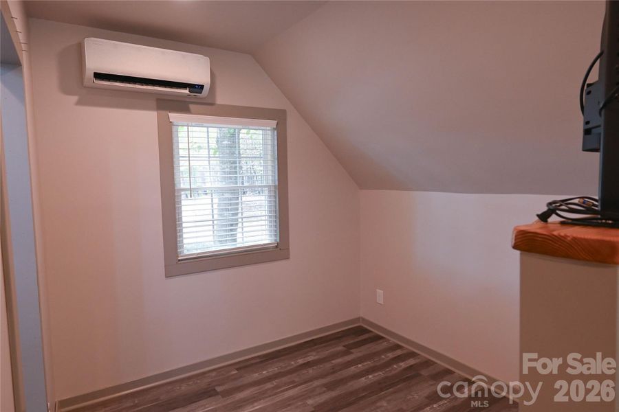 Spacious, unfurnished interior of a new home in , Clover (Image 30).