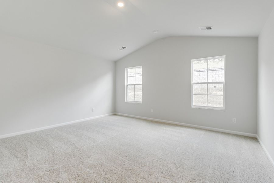 Spacious, unfurnished interior of a new home in Bluefield, Lexington (Image 29).
