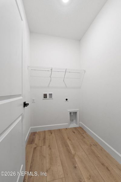 Spacious, unfurnished interior of a new home in , Jacksonville (Image 28).