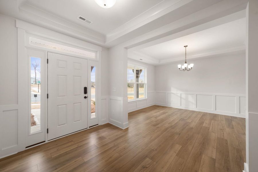 Spacious, unfurnished interior of a new home in Wexford, Elon (Image 20).