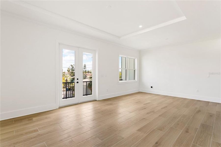 Spacious, unfurnished interior of a new home in , St. Petersburg (Image 34).