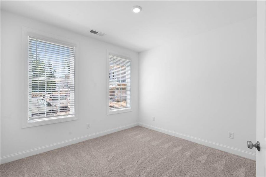 Spacious, unfurnished interior of a new home in Evanshire Townhomes, Duluth (Image 28).