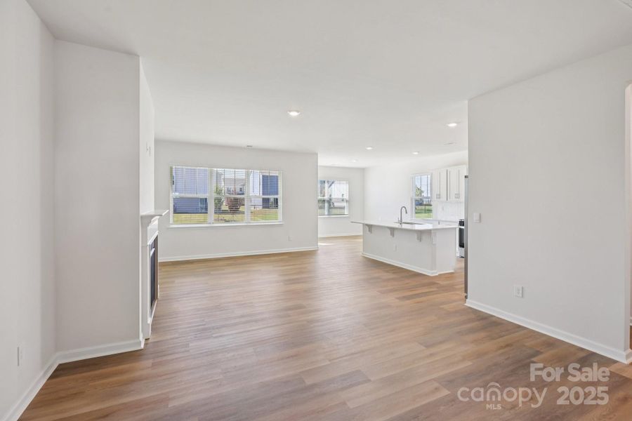 Spacious, unfurnished interior of a new home in Nolen Farm, Gastonia (Image 20).