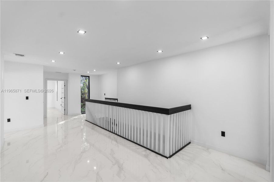 Spacious, unfurnished interior of a new home in , Miami (Image 45).