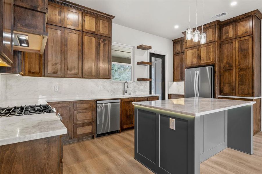 Furnished interior view inside a new home in , Waco (Image 4).