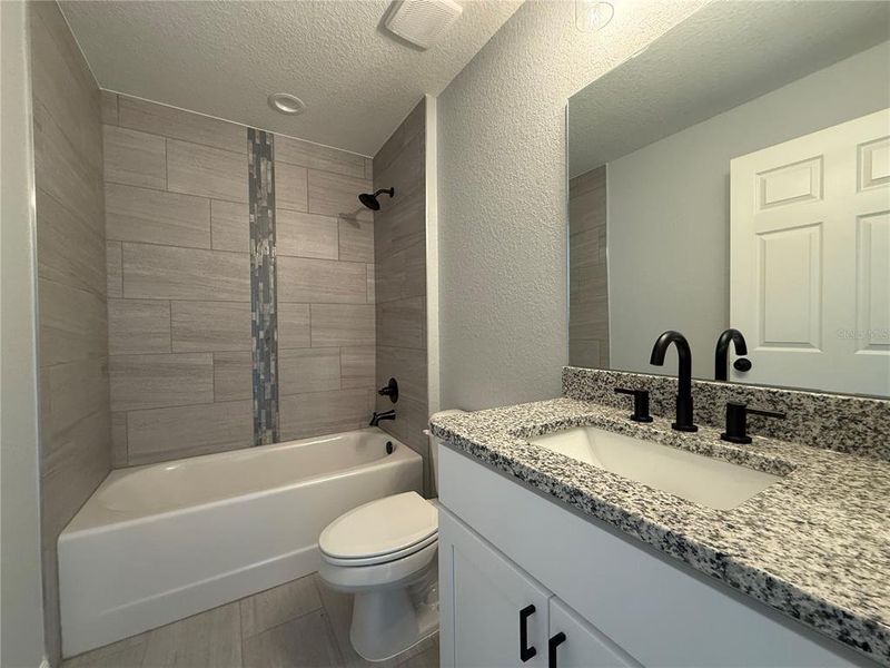 Furnished interior view inside a new home in , Ocklawaha (Image 4).