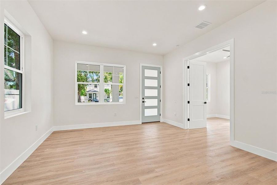 Spacious, unfurnished interior of a new home in , St. Petersburg (Image 56). Spacious, unfurnished interior of a new home in , St. Petersburg (Image 56).