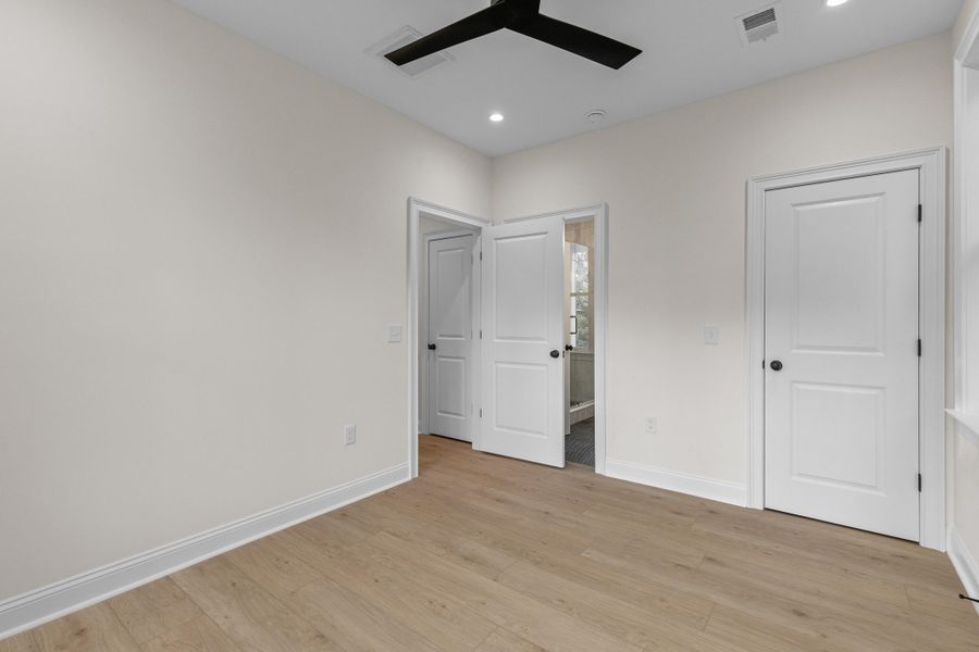 Spacious, unfurnished interior of a new home in , Charleston (Image 27).