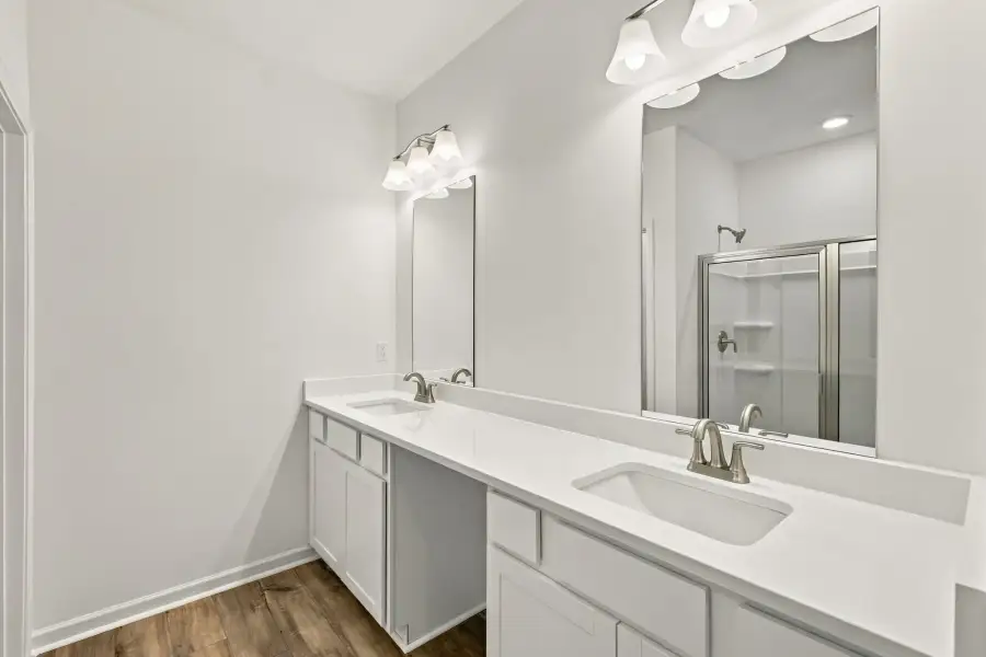 Furnished interior view inside a new home in Laurelwood Park, Gallatin (Image 11).