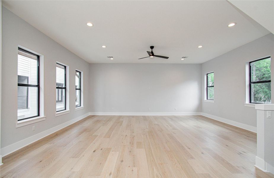 Spacious, unfurnished interior of a new home in , Houston (Image 23).