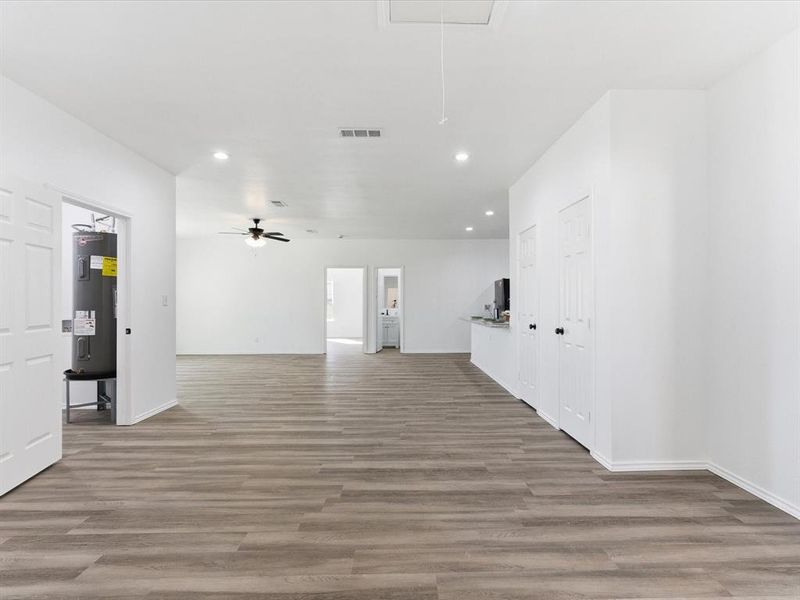 Spacious, unfurnished interior of a new home in , Kennedale (Image 27).