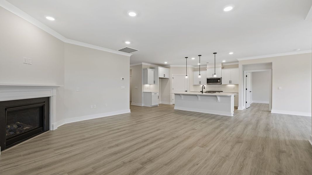 Spacious, unfurnished interior of a new home in Seven Oaks, Greenwood (Image 19).