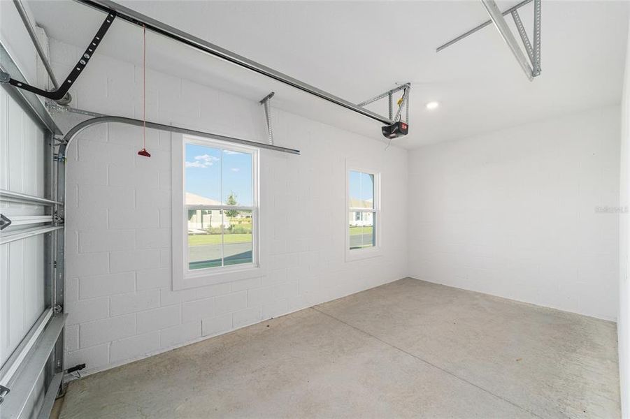 Spacious, unfurnished interior of a new home in , Ocala (Image 44).