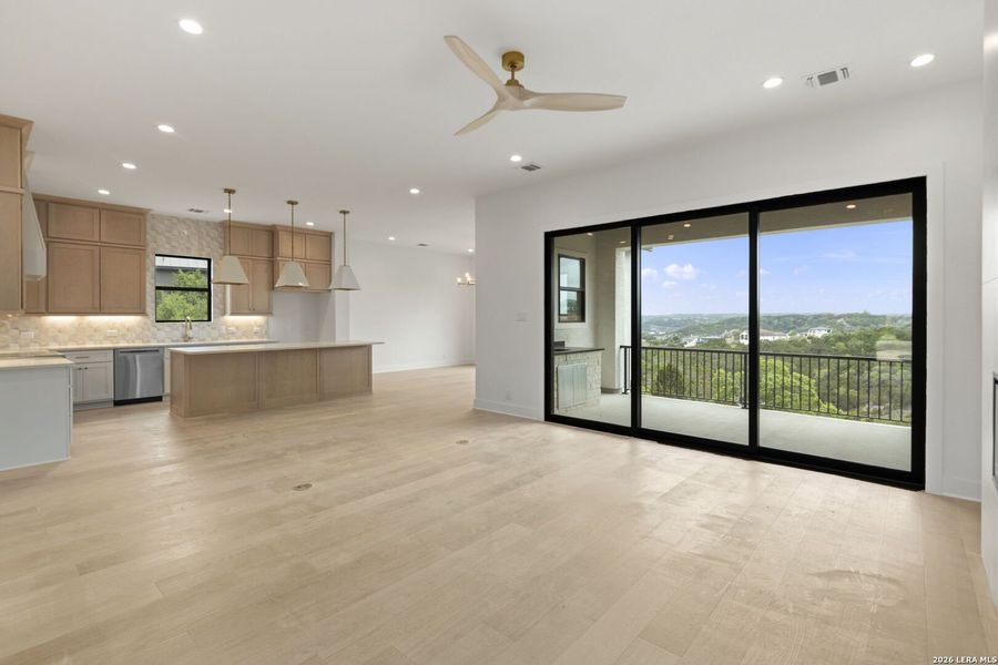 Spacious, unfurnished interior of a new home in , Boerne (Image 23).