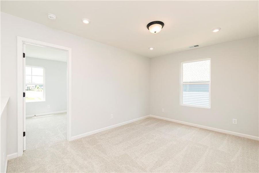 Spacious, unfurnished interior of a new home in Rhodes Glen, Lawrenceville (Image 39).
