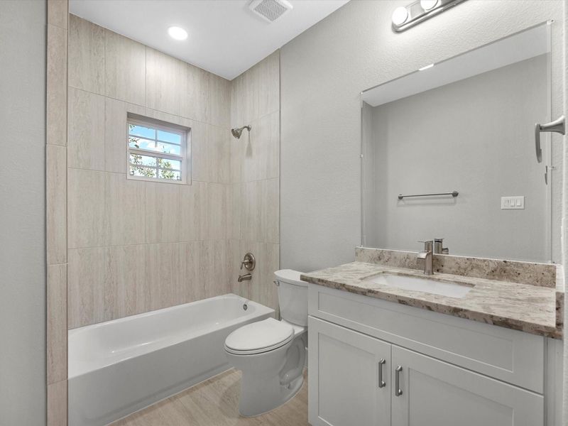 Clean, well-appointed secondary bathroom Clean, well-appointed secondary bathroom