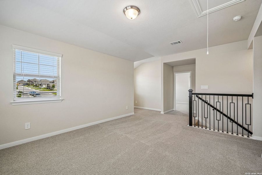 Spacious, unfurnished interior of a new home in Arcadia Ridge - Premier Series, San Antonio (Image 23).