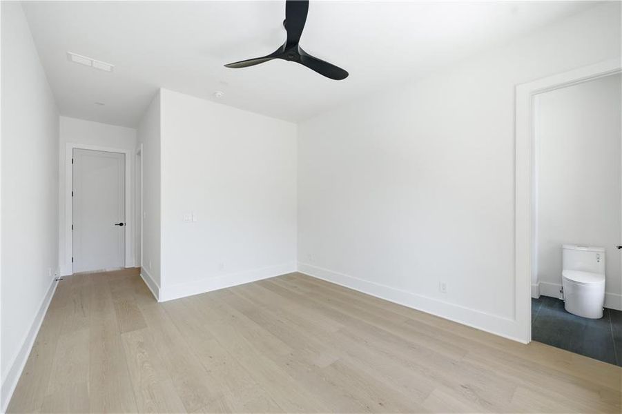 Spacious, unfurnished interior of a new home in , Lawrenceville (Image 75).