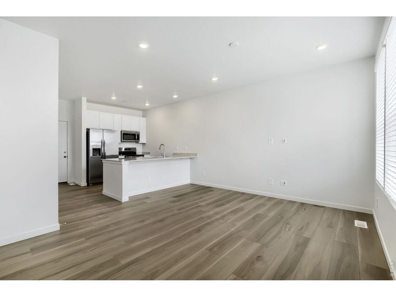 Spacious, unfurnished interior of a new home in Riano Ridge, Loveland (Image 9).