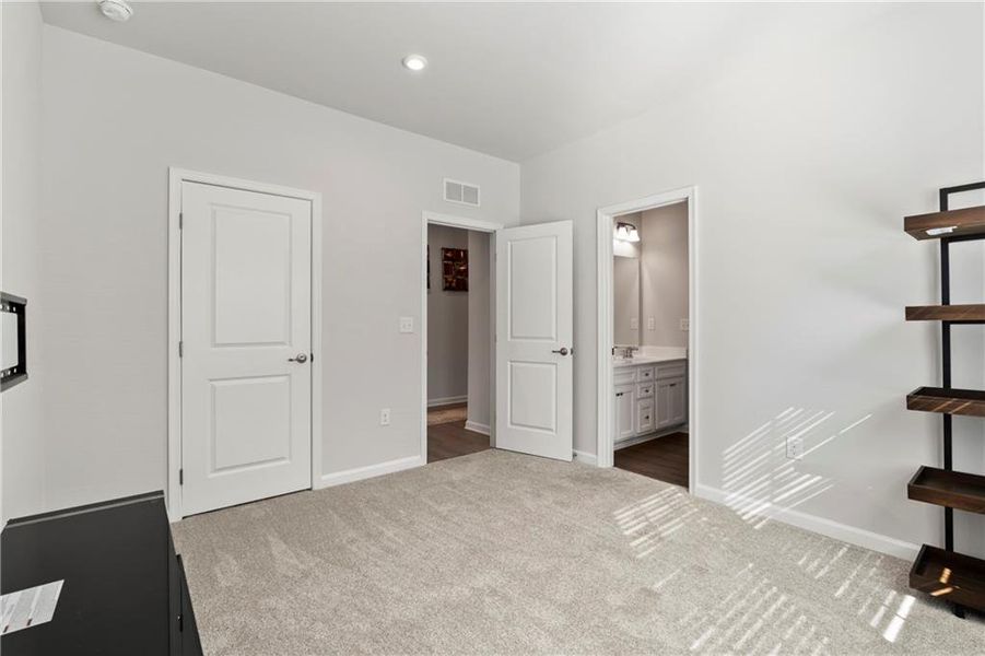 Spacious, unfurnished interior of a new home in Newberry 55+, McDonough (Image 22).
