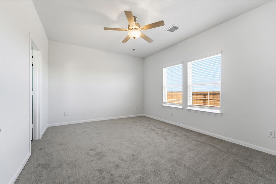 Spacious, unfurnished interior of a new home in Pebblebrook, Sherman (Image 41).
