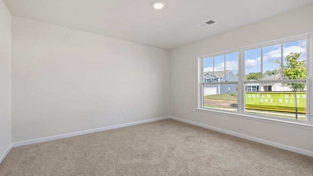 Spacious, unfurnished interior of a new home in Cedar Gap, Fountain Inn (Image 15).