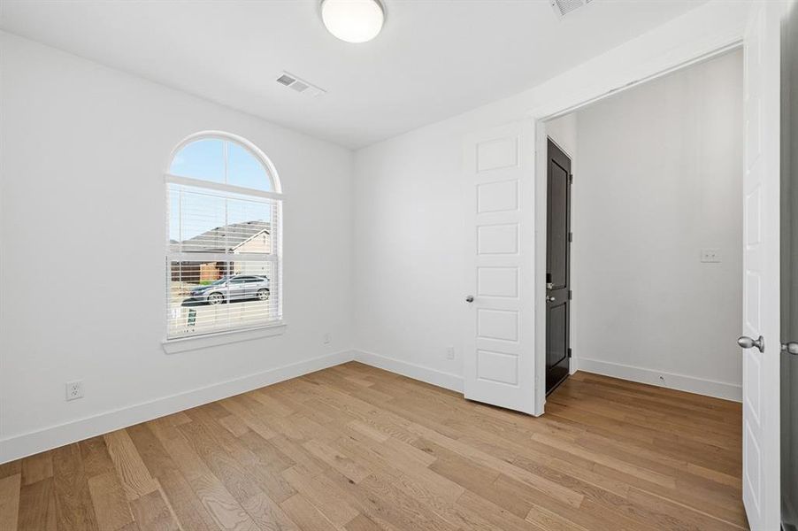 Spacious, unfurnished interior of a new home in Sandbrock Ranch, Aubrey (Image 24).