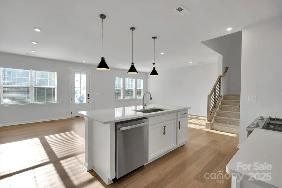 HUGE Island! HUGE Island!