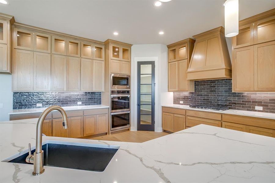 Furnished interior view inside a new home in Waterfall Ranch Estates, Waxahachie (Image 5).