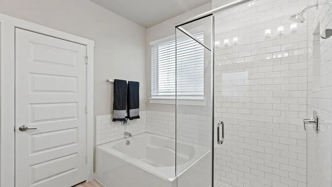 Furnished interior view inside a new home in Alexander, Pearland (Image 3).