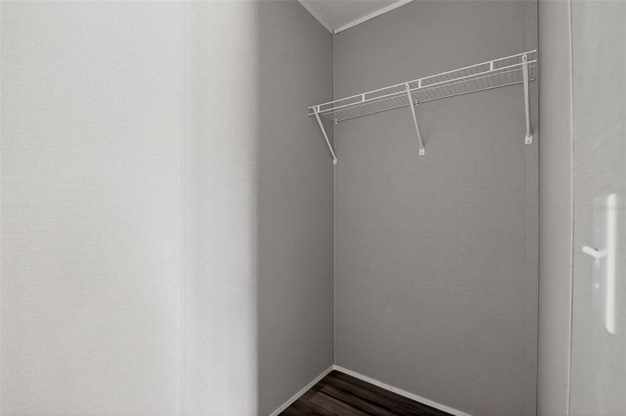 Spacious, unfurnished interior of a new home in , Crystal River (Image 9).